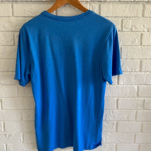 SALE ✅✅✅Hurley T-Shirt Medium - Picture 5 of 6